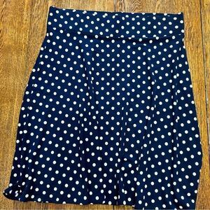 Ann Taylor navy and tan polka dot skirt. Size PM